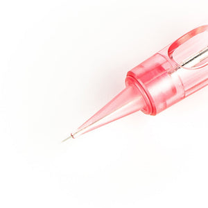 Close-up of the KWADRON PMU Optima 3 Round Liner needle tip